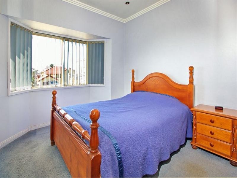 6 Harold Street, Coniston NSW 2500