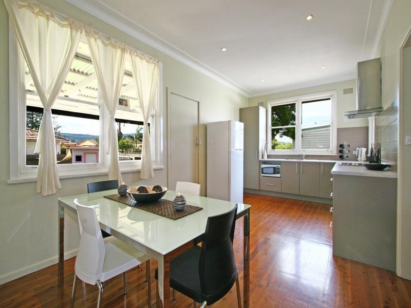 8 Rink Road, Dapto NSW 2530