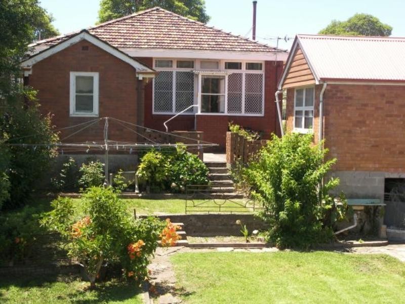 6 Chenhall Street, Woonona NSW 2517