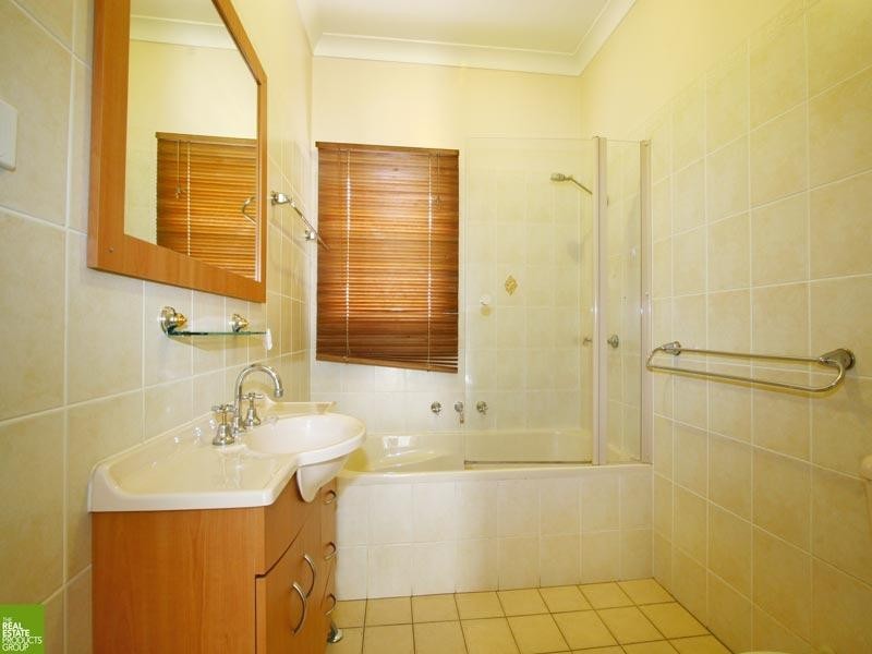 7 Walter Street, Mangerton NSW 2500