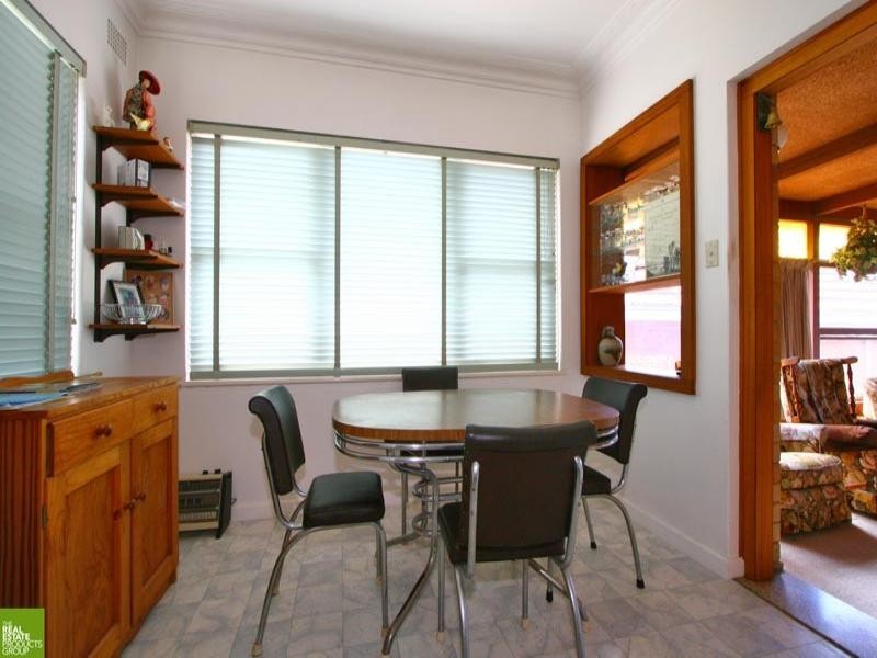 6 St Georges Avenue, Figtree NSW 2525