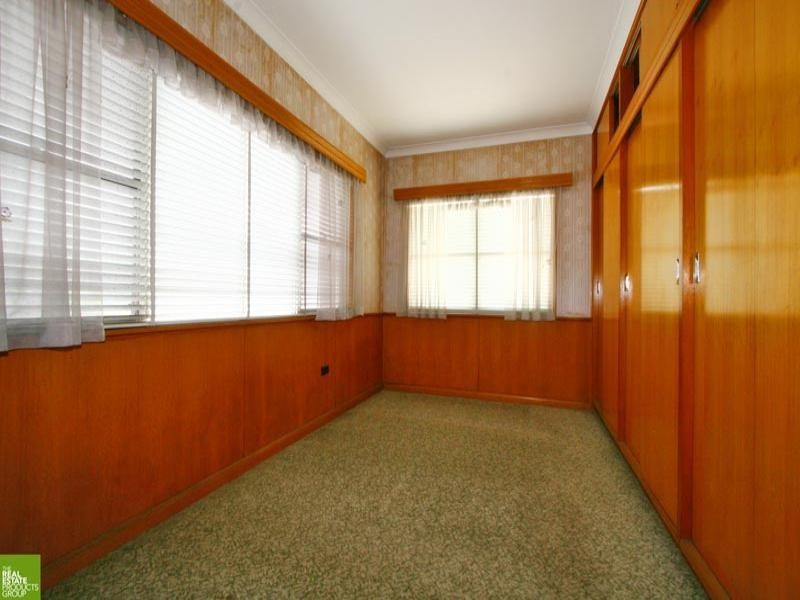 100 Dumfries Avenue, Mount Ousley NSW 2519