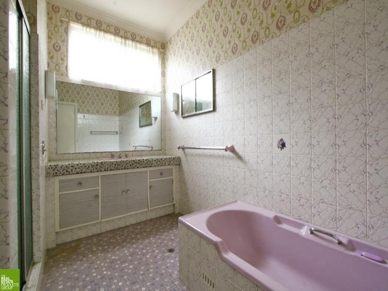 100 Dumfries Avenue, Mount Ousley NSW 2519