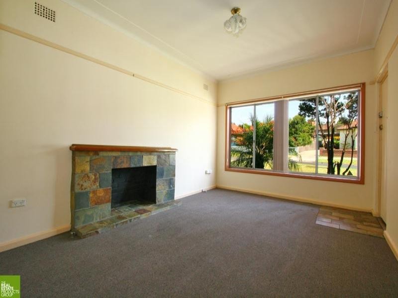 29 Stuart Road, Warrawong NSW 2502