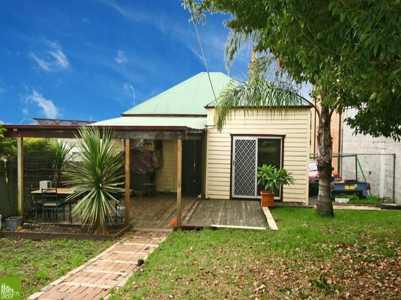 15 Military Road, Port Kembla NSW 2505