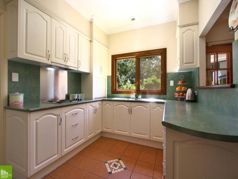 4 Reservoir Street, Mangerton NSW 2500