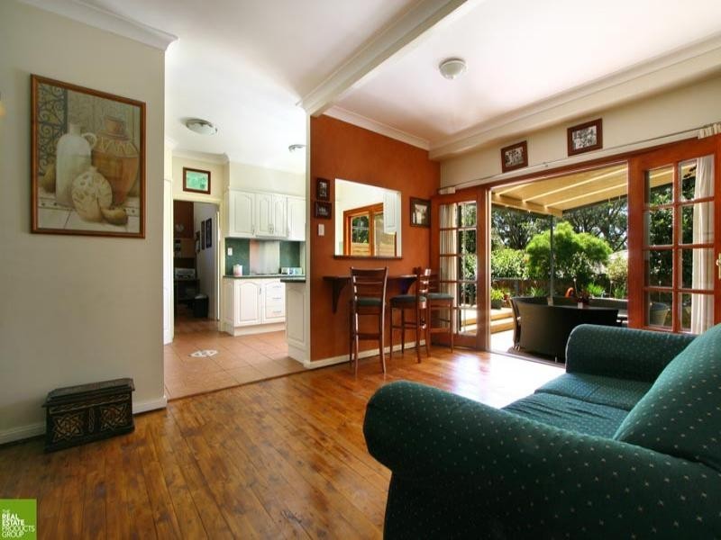 4 Reservoir Street, Mangerton NSW 2500