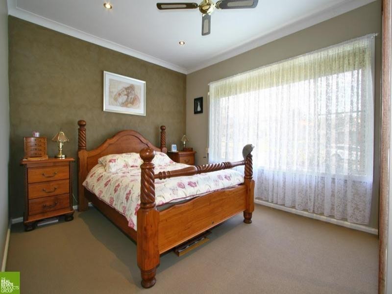 13 Rachel Crescent, Figtree NSW 2525