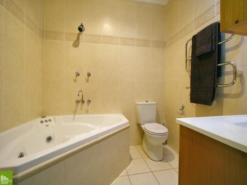 1 Chalmers Street, Balgownie NSW 2519