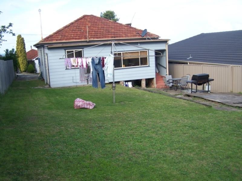 12 Hill Street, Mount Saint Thomas NSW 2500