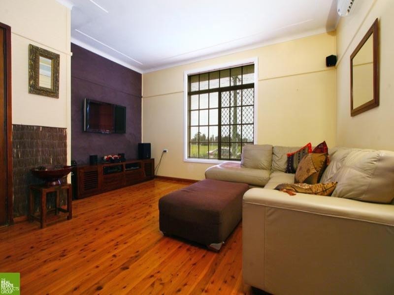 8 Burke Way, Berkeley NSW 2506