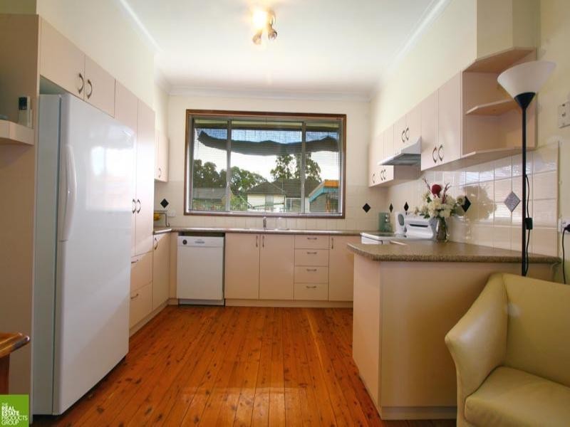 8 Burke Way, Berkeley NSW 2506