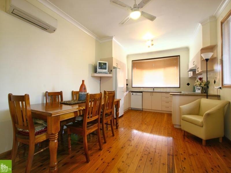 8 Burke Way, Berkeley NSW 2506