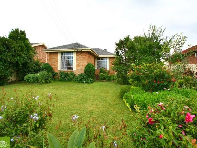 8 Burke Way, Berkeley NSW 2506