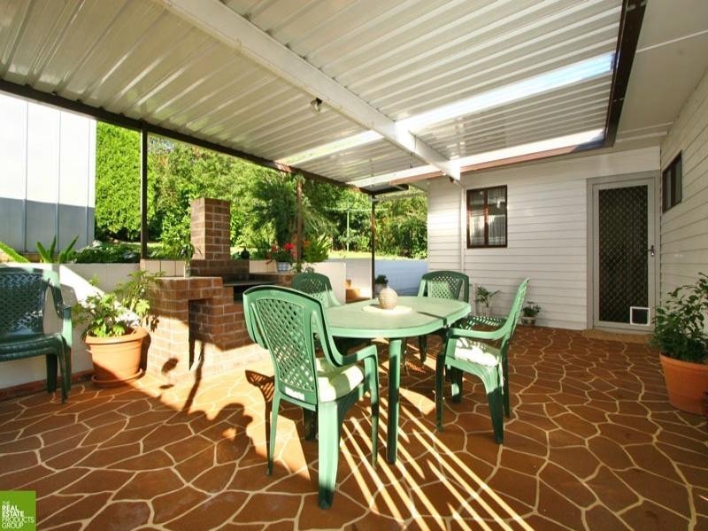 17 Leigh Crescent, Unanderra NSW 2526