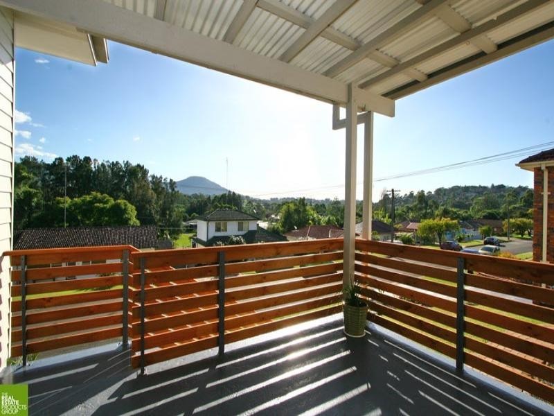 17 Leigh Crescent, Unanderra NSW 2526