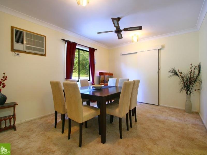 17 Leigh Crescent, Unanderra NSW 2526