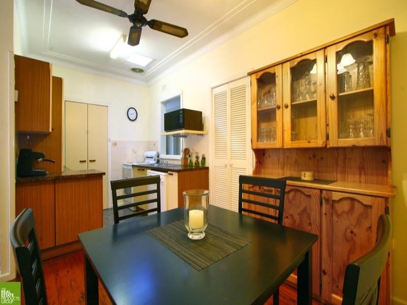 17 Leigh Crescent, Unanderra NSW 2526