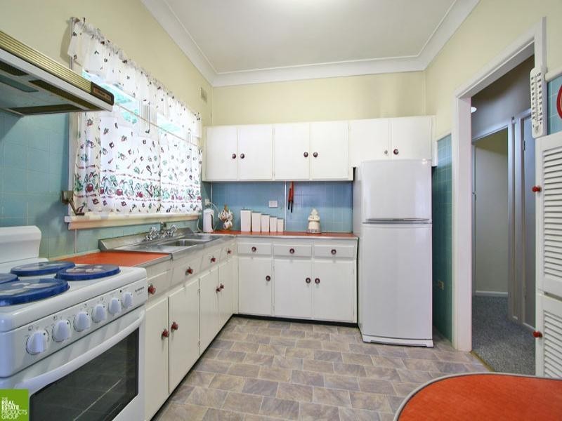 13 Arrow Avenue, Figtree NSW 2525