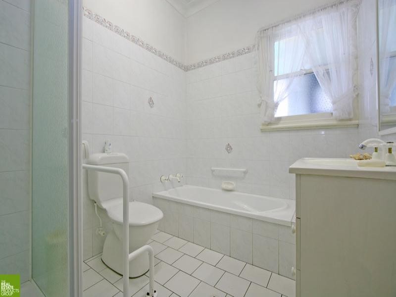 13 Arrow Avenue, Figtree NSW 2525