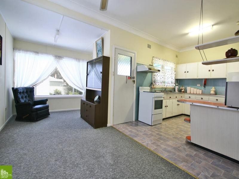 13 Arrow Avenue, Figtree NSW 2525