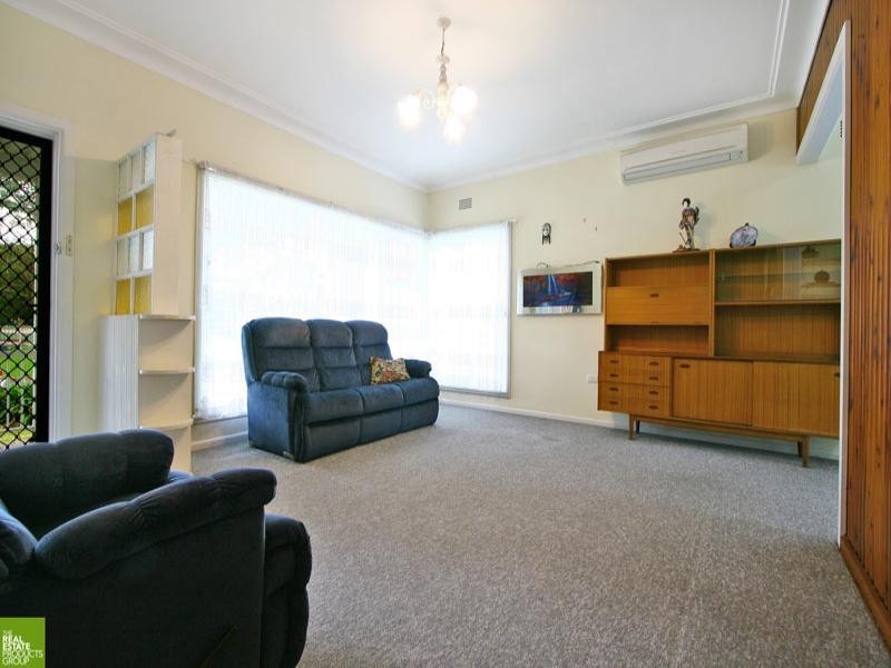 13 Arrow Avenue, Figtree NSW 2525