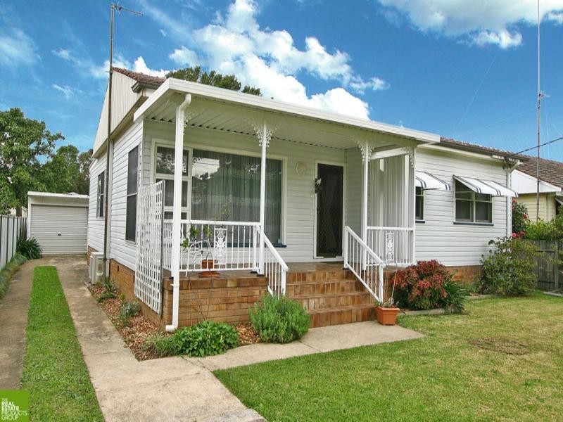 13 Arrow Avenue, Figtree NSW 2525