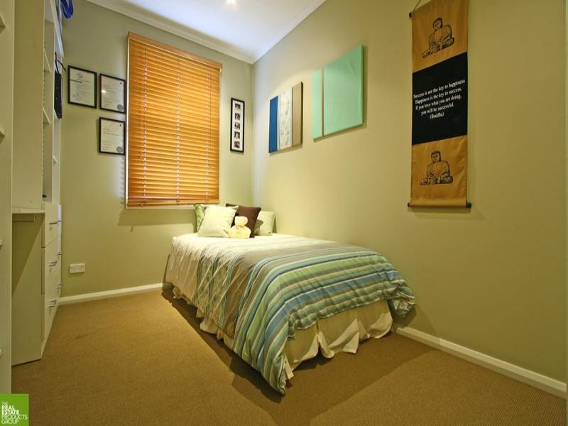 36 Graham Street, Unanderra NSW 2526