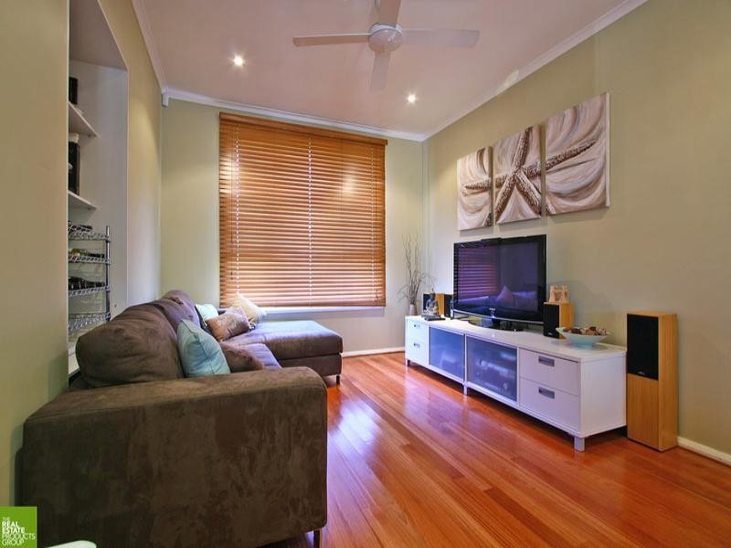 36 Graham Street, Unanderra NSW 2526