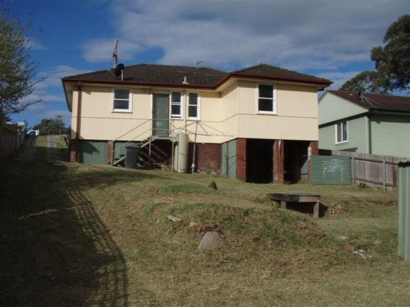 215 Northcliffe Drive, Berkeley NSW 2506