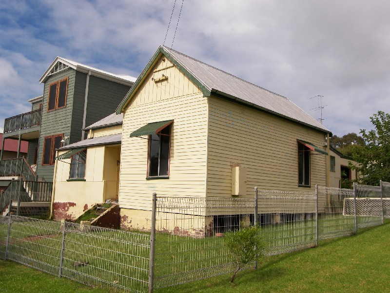 39 Willcath Street, Bulli NSW 2516