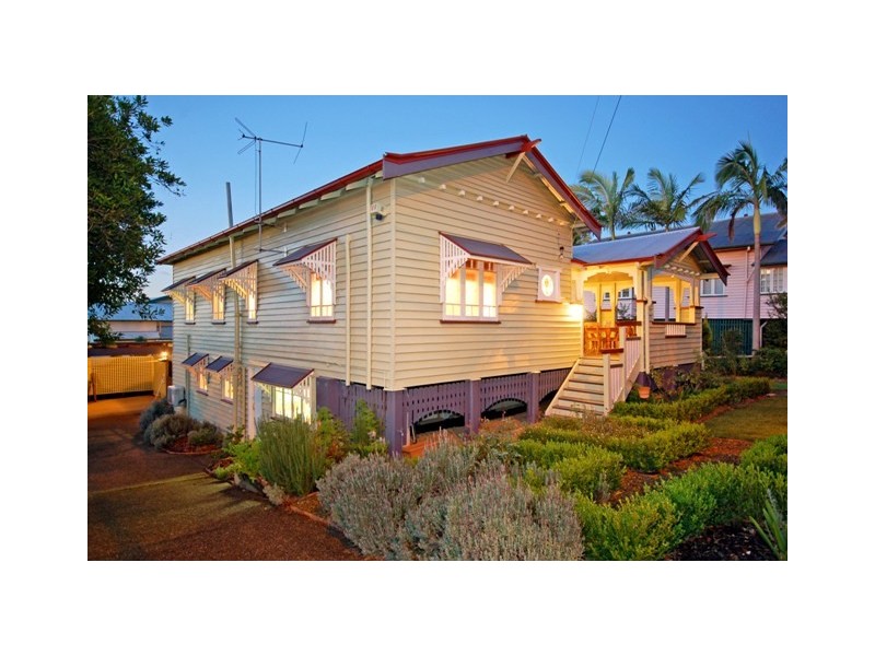 32 Cracknell Road, Annerley QLD 4103