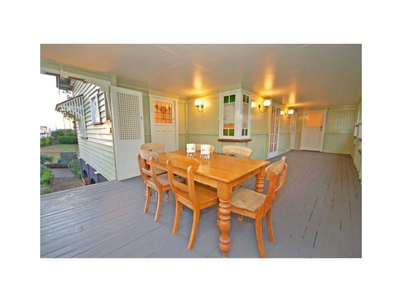 32 Cracknell Road, Annerley QLD 4103