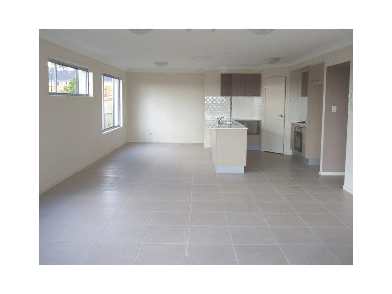 24 Larapinta Circuit, Parkinson QLD 4115