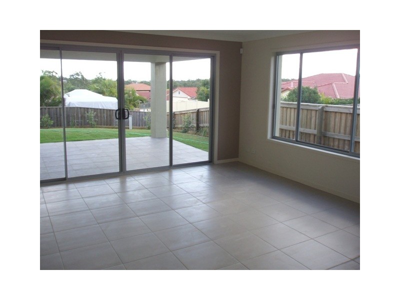 24 Larapinta Circuit, Parkinson QLD 4115