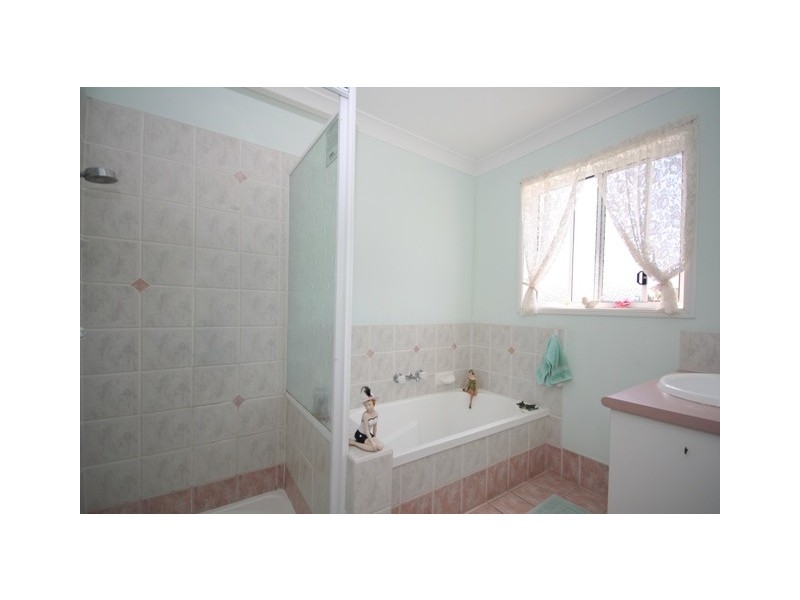 16 Walnut Court, Birkdale QLD 4159