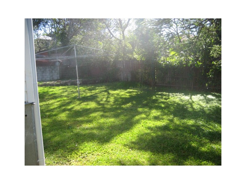 27 Portland Street, Annerley QLD 4103