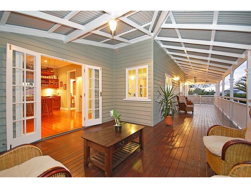 42 Archibald Street, Fairfield QLD 4103