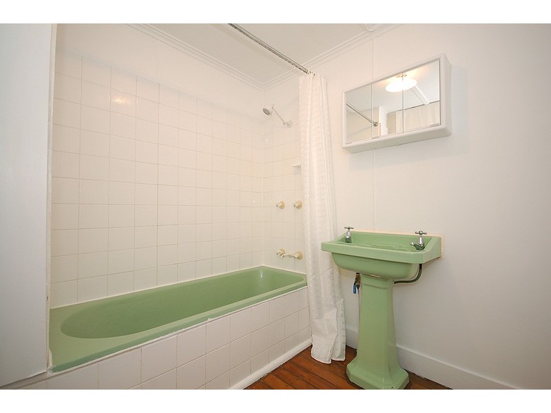 9 Brassey Street, Fairfield QLD 4103