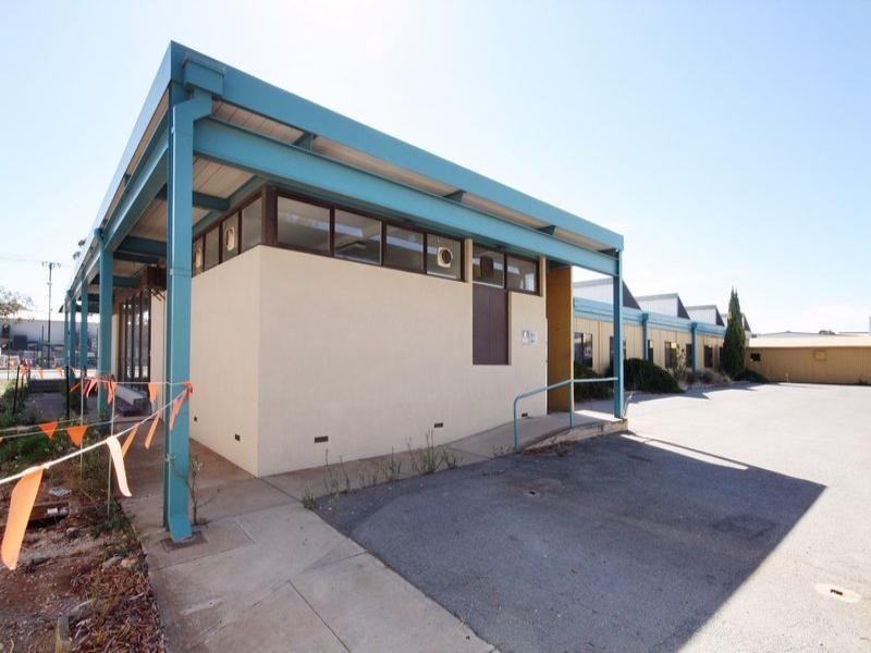 2 Peachey Road, Elizabeth West SA 5113