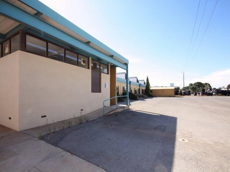 2 Peachey Road, Elizabeth West SA 5113