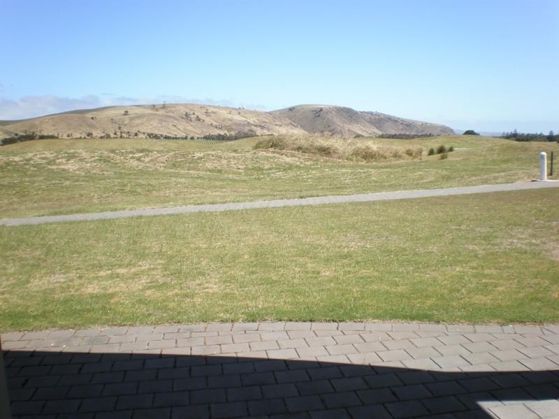 Townhouse 14 St Andrews Boulevard, Normanville SA 5204