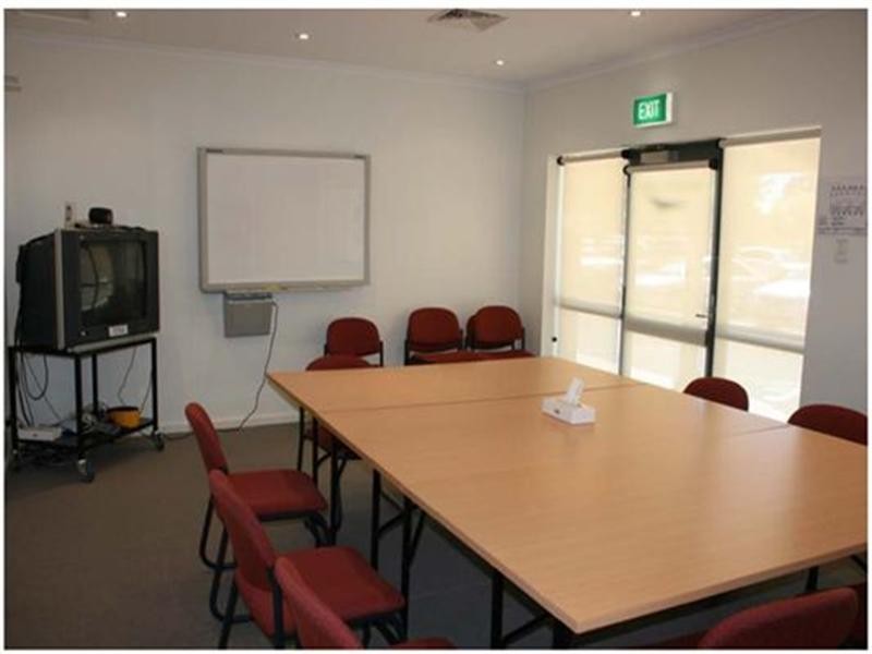 17 Lennon Street, Clare SA 5453