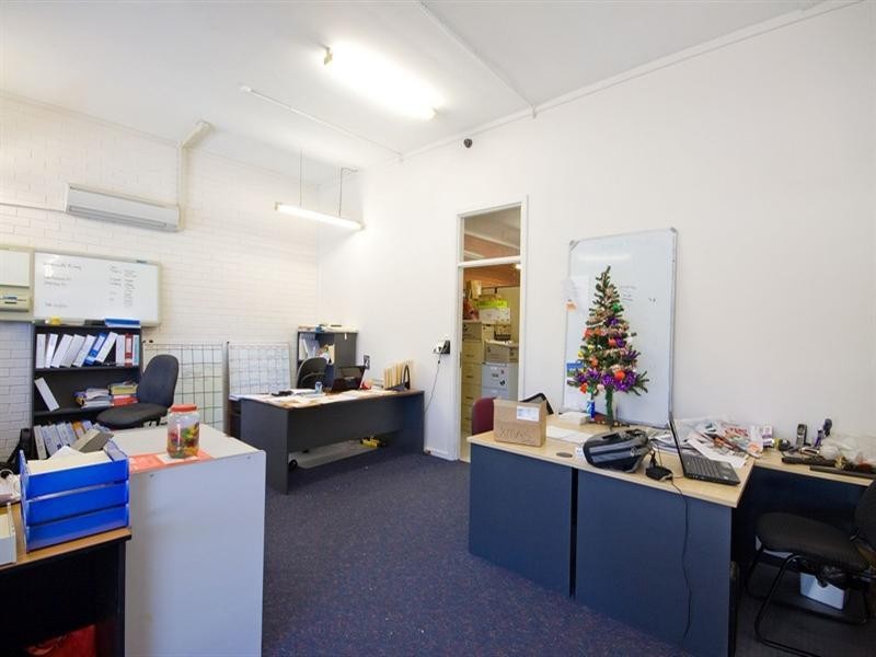 21(a) Nelson, Stepney SA 5069