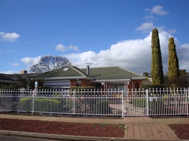 10 Justinian Street, Elizabeth Downs SA 5113