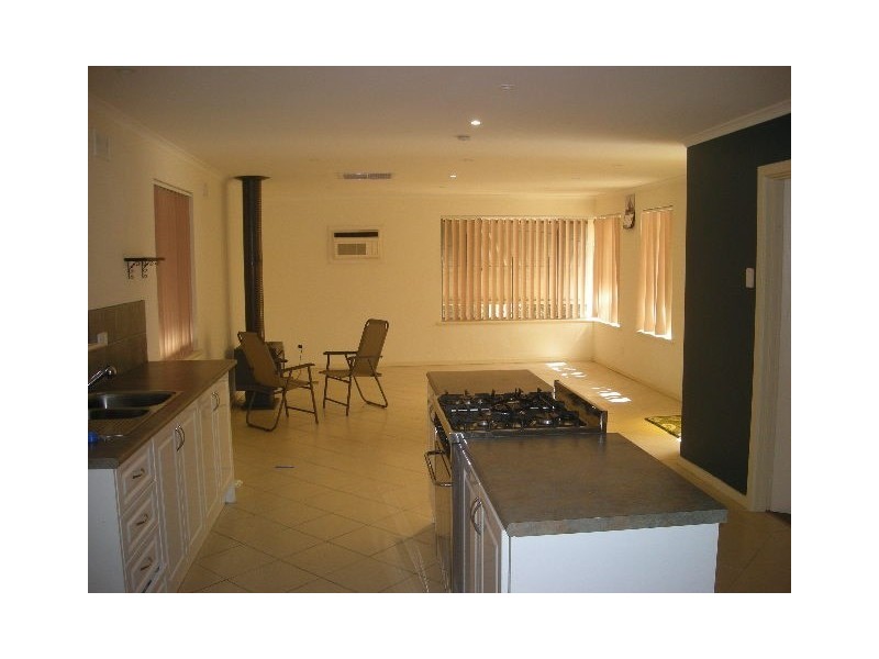 2 Inwood Road, Elizabeth East SA 5112