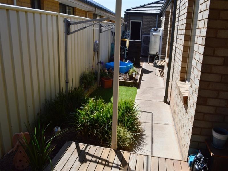 27 Arcadia Drive, Smithfield SA 5114