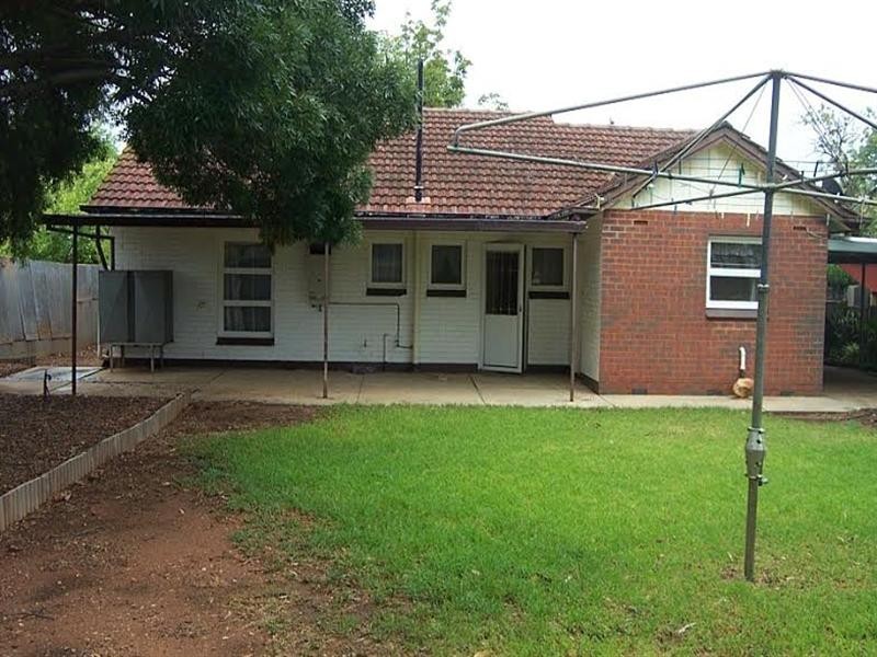 28 Barker Crescent, Smithfield Plains SA 5114