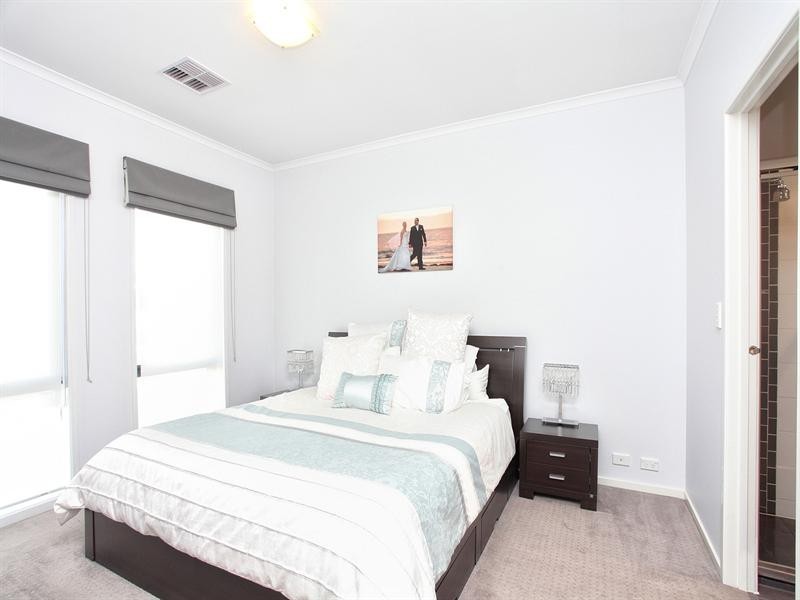 55 Lord Howe Crescent, Mawson Lakes SA 5095