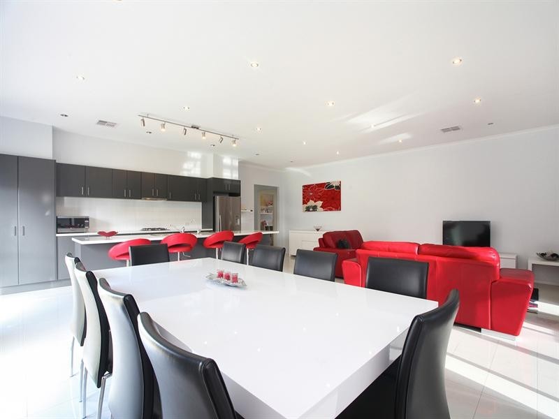 55 Lord Howe Crescent, Mawson Lakes SA 5095